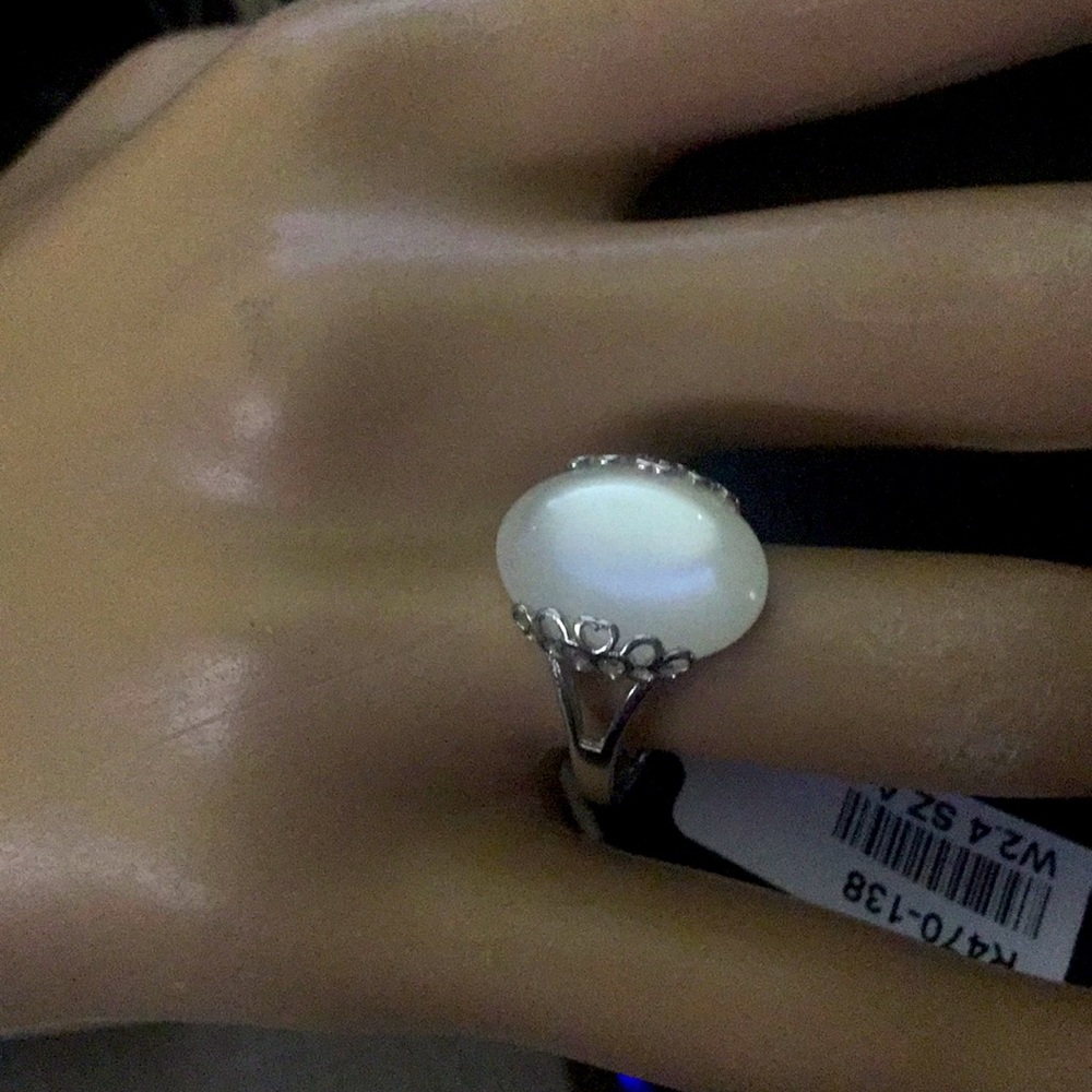 MADE IN USA NEW Beautiful Mother of Pearl Ring - Picture 5 of 11
